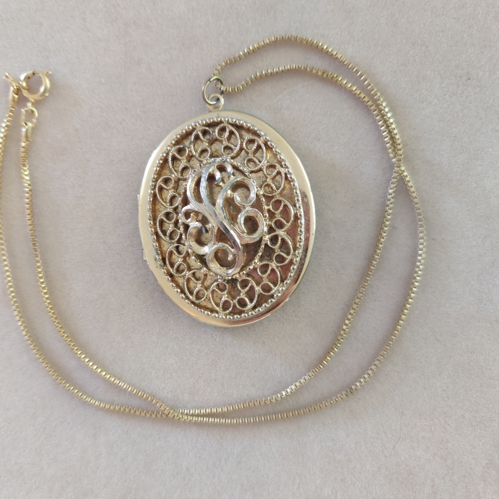Vintage gold locket necklace
